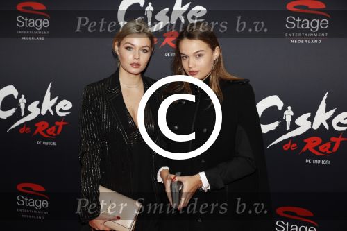 Amsterdam 20 november 2016
Premiere Ciske de Rat in het nieuwe de la mar theater. Joelle Witschge met zus