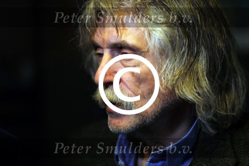 Amsterdam 25 november 2016
Boekpresentatie Johnny Rep bij cafe Scheltema. Johan Derksen reikt eerste exemplaar uit aan Heinz Stuy . Het boek is geschreven door  Mark v d Heuvel.