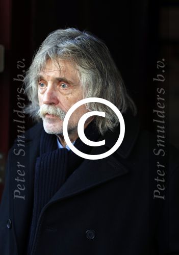 Amsterdam 25 november 2016
Boekpresentatie Johnny Rep bij cafe Scheltema. Johan Derksen reikt eerste exemplaar uit aan Heinz Stuy . Het boek is geschreven door  Mark v d Heuvel.