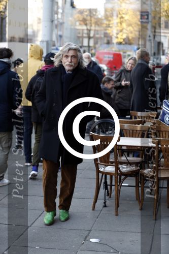 Amsterdam 25 november 2016
Boekpresentatie Johnny Rep bij cafe Scheltema. Johan Derksen reikt eerste exemplaar uit aan Heinz Stuy . Het boek is geschreven door  Mark v d Heuvel.