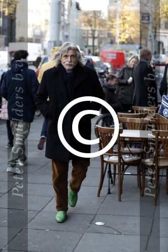 Amsterdam 25 november 2016
Boekpresentatie Johnny Rep bij cafe Scheltema. Johan Derksen reikt eerste exemplaar uit aan Heinz Stuy . Het boek is geschreven door  Mark v d Heuvel.