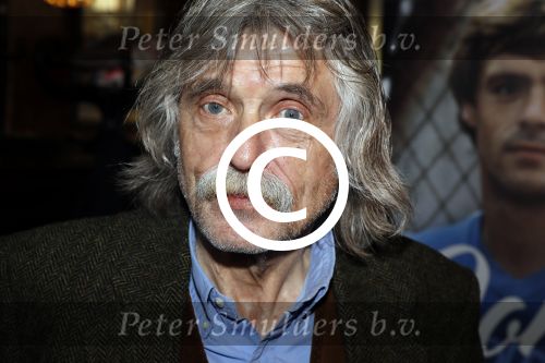 Amsterdam 25 november 2016
Boekpresentatie Johnny Rep bij cafe Scheltema. Johan Derksen reikt eerste exemplaar uit aan Heinz Stuy . Het boek is geschreven door  Mark v d Heuvel.