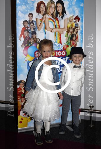 Amsterdam 26 november 2016
20 jaar studio 100 in het ziggodome met oa K3. Julius de Nis ( zoon Rob) en zijn moeder Henriette