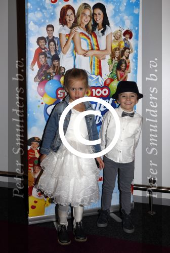 Amsterdam 26 november 2016
20 jaar studio 100 in het ziggodome met oa K3. Julius de Nis ( zoon Rob) en zijn moeder Henriette