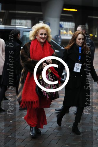 Amsterdam 10 december 2016
Premiere Sing in pathe arena. karin Bloemen