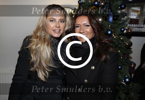 Amsterdam 22 november 2016
Presentatie Amsterdam XXXL magazine uitgegeven door Mark Teurlings bij gassan diamonds. karin de Rooij en Stacey