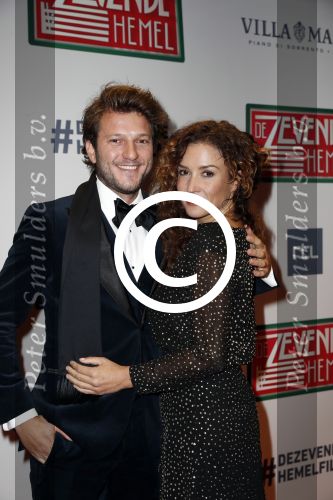 Amsterdam 14 november 2016
Premiere de zevende hemel in theater Carre. Katja Schuurman met vriend Freek v Noortwijk