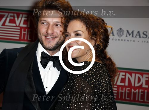 Amsterdam 14 november 2016
Premiere de zevende hemel in theater Carre. Katja Schuurman met vriend Freek v Noortwijk