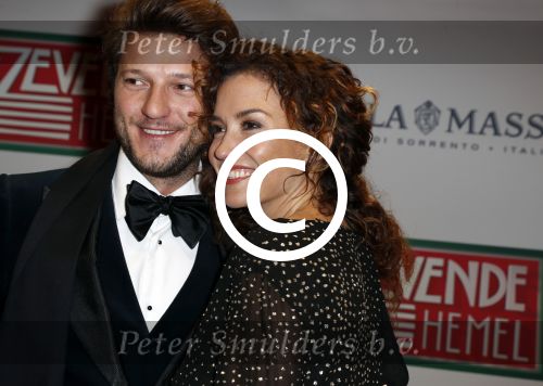 Amsterdam 14 november 2016
Premiere de zevende hemel in theater Carre. Katja Schuurman met vriend Freek v Noortwijk