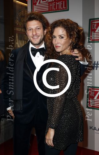 Amsterdam 14 november 2016
Premiere de zevende hemel in theater Carre. Katja Schuurman met vriend Freek v Noortwijk