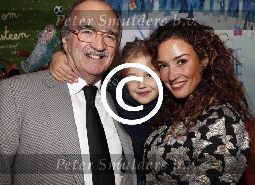 Amsterdam 14 november 2016
Winston Gerschtanowitz presenteerde de nieuwe sinterklaasboeken van Jumbo gemaakt door Katja  en Wim Schuurman Albert Verlinde en Wesley Sneijder die helaas niet aanwezig kon zijn in de Bibliotheek van Amsterdam. Katja had dochter Sammie mee genomen.