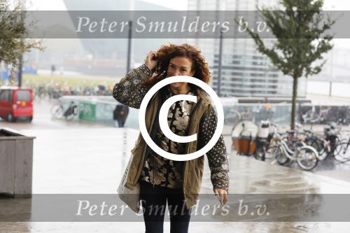 Amsterdam 14 november 2016
Winston Gerschtanowitz presenteerde de nieuwe sinterklaasboeken van Jumbo gemaakt door Katja  en Wim Schuurman Albert Verlinde en Wesley Sneijder die helaas niet aanwezig kon zijn in de Bibliotheek van Amsterdam. Katja had dochter Sammie mee genomen.