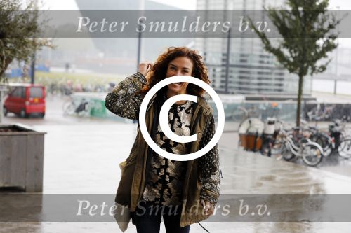Amsterdam 14 november 2016
Winston Gerschtanowitz presenteerde de nieuwe sinterklaasboeken van Jumbo gemaakt door Katja  en Wim Schuurman Albert Verlinde en Wesley Sneijder die helaas niet aanwezig kon zijn in de Bibliotheek van Amsterdam. Katja had dochter Sammie mee genomen.