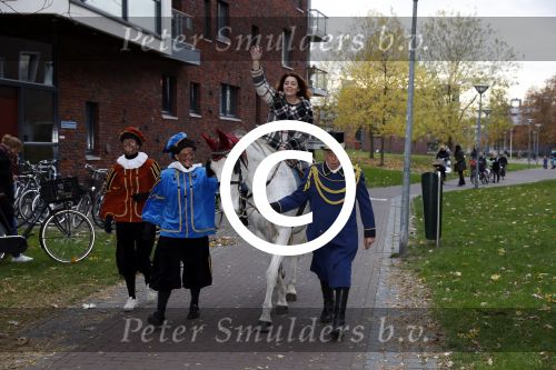 Utrecht 23 november 2016
Presentatie sint meezingboeken met Kim Lian v d Meij Sinterklaas en pieten