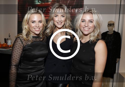 Amsterdam 15 december 2016 
Presentatie sieradenlijn Vedder en Vedder ( Anne en Esther) bij Velvet op de cornelis schuytstraat. Laurien Verstraten