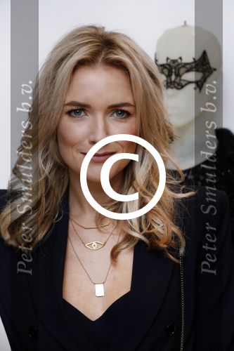 Amsterdam 15 december 2016 
Presentatie sieradenlijn Vedder en Vedder ( Anne en Esther) bij Velvet op de cornelis schuytstraat. Laurien Verstraten