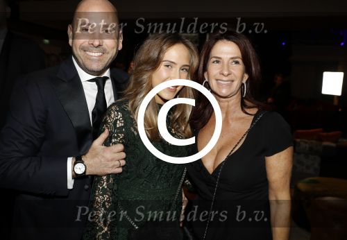 Amsterdam 8 december 2016
15e luxury fair in de RAI. Lesley Bamberger met vrouw en dochter
