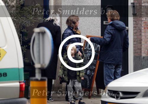 Amsterdam 1 december 2016
Liesbeth kamerling en haar broer uit eten met hun vader en moeder (ouders) bij restaurant Dignita in Amsterdam zuid.