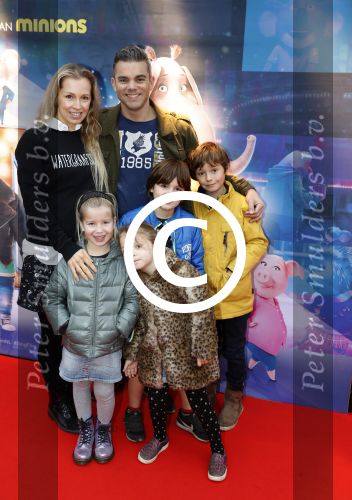 Amsterdam 10 december 2016
Premiere Sing in pathe arena. Maaike Dorsteen met gezin