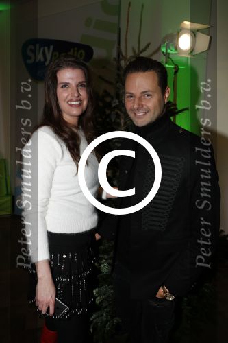 Amsterdam 7 december 2016
Sky radio Christmas tree event met oa Daphne en Emma Deckers Ronald de Boer Gers Pardoel Wilfred Genee Renate Verbaan en Bracha v Doesburgh. Fred v Leer en Manon Meijers zijn de jury. Marlayne Sahupala presenteert het geheel in het college hotel.