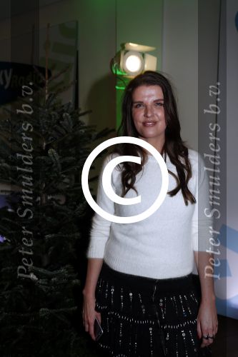 Amsterdam 7 december 2016
Sky radio Christmas tree event met oa Daphne en Emma Deckers Ronald de Boer Gers Pardoel Wilfred Genee Renate Verbaan en Bracha v Doesburgh. Fred v Leer en Manon Meijers zijn de jury. Marlayne Sahupala presenteert het geheel in het college hotel.