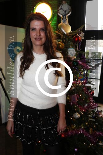 Amsterdam 7 december 2016
Sky radio Christmas tree event met oa Daphne en Emma Deckers Ronald de Boer Gers Pardoel Wilfred Genee Renate Verbaan en Bracha v Doesburgh. Fred v Leer en Manon Meijers zijn de jury. Marlayne Sahupala presenteert het geheel in het college hotel.