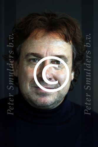 Amsterdam 30 september 2016
cd presentatie O\'GENE in de amsterdam toren . Marco Borsato reikt hem uit.