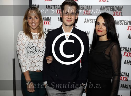 Amsterdam 22 november 2016
Presentatie Amsterdam XXXL magazine uitgegeven door Mark Teurlings bij gassan diamonds. Marielle v Essen met collegas