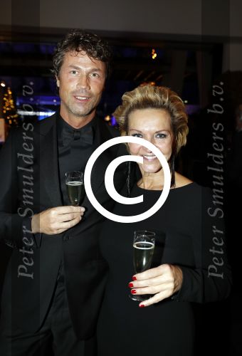 Amsterdam 8 december 2016
15e luxury fair in de RAI. Mariska v Kolck met een vriend