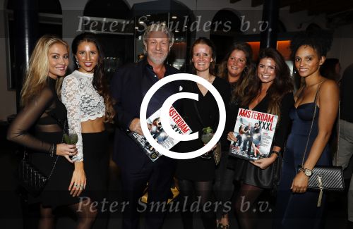 Amsterdam 22 november 2016
Presentatie Amsterdam XXXL magazine uitgegeven door Mark Teurlings bij gassan diamonds.