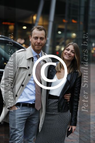 Amsterdam 10 december 2016
Premiere Sing in pathe arena. Mark v Eeuwen met zijn vriendin Anne voor het eerst op een rode loper