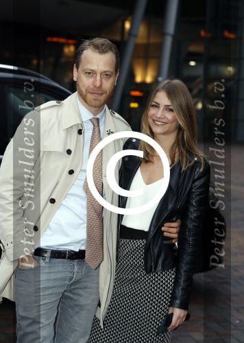 Amsterdam 10 december 2016
Premiere Sing in pathe arena. Mark v Eeuwen met zijn vriendin Anne voor het eerst op een rode loper