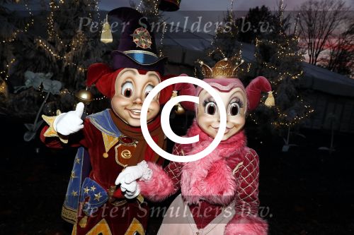 Kaatsheuvel 16 november 2016
Opnames videoclip Toppers met Rene Froger Gerard Joling Jeroen v d Boom Maxim Froger Danny Froger Lee Towers Andre Hazes jr O Gene en Maan. Opnames vonden plaats in de efteling. efteling mascottes