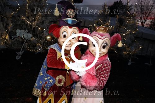 Kaatsheuvel 16 november 2016
Opnames videoclip Toppers met Rene Froger Gerard Joling Jeroen v d Boom Maxim Froger Danny Froger Lee Towers Andre Hazes jr O Gene en Maan. Opnames vonden plaats in de efteling. efteling mascottes