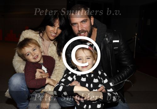 Amsterdam 26 november 2016
20 jaar studio 100 in het ziggodome met oa K3. Matteo van der Grijn met vrouw en kinderen
