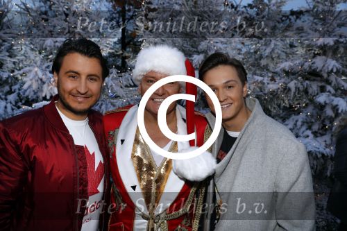 Kaatsheuvel 16 november 2016
Opnames videoclip Toppers met Rene Froger Gerard Joling Jeroen v d Boom Maxim Froger Danny Froger Lee Towers Andre Hazes jr O Gene en Maan. Opnames vonden plaats in de efteling.