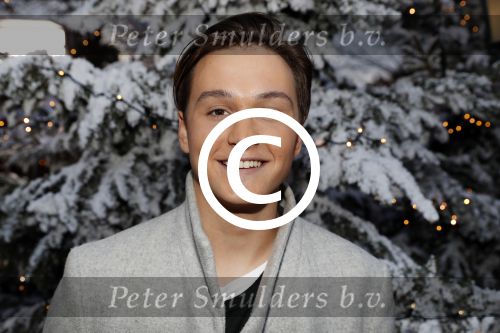 Kaatsheuvel 16 november 2016
Opnames videoclip Toppers met Rene Froger Gerard Joling Jeroen v d Boom Maxim Froger Danny Froger Lee Towers Andre Hazes jr O Gene en Maan. Opnames vonden plaats in de efteling.