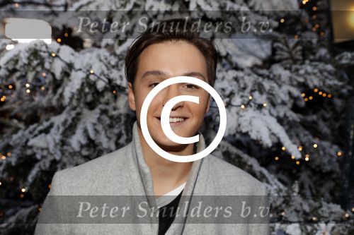 Kaatsheuvel 16 november 2016
Opnames videoclip Toppers met Rene Froger Gerard Joling Jeroen v d Boom Maxim Froger Danny Froger Lee Towers Andre Hazes jr O Gene en Maan. Opnames vonden plaats in de efteling.