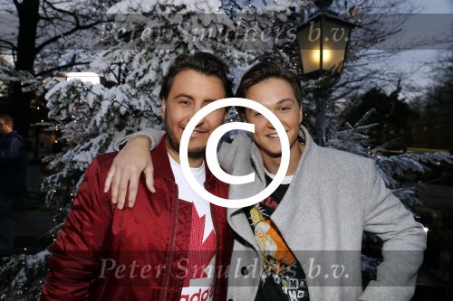 Kaatsheuvel 16 november 2016
Opnames videoclip Toppers met Rene Froger Gerard Joling Jeroen v d Boom Maxim Froger Danny Froger Lee Towers Andre Hazes jr O Gene en Maan. Opnames vonden plaats in de efteling.