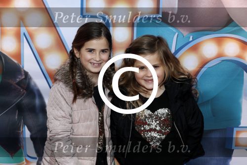 Amsterdam 10 december 2016
Premiere Sing in pathe arena. Micha Noot met kinderen