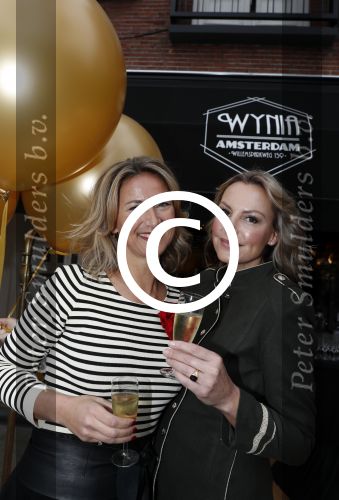 Amsterdam 17 december 2016 
Opening winkel Nynke Wynia door vriendin Micky Hoogendijk