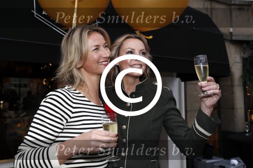 Amsterdam 17 december 2016 
Opening winkel Nynke Wynia door vriendin Micky Hoogendijk