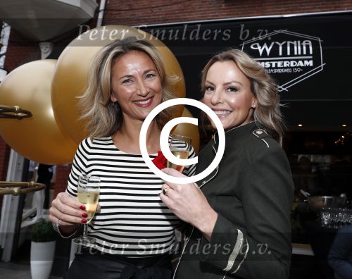 Amsterdam 17 december 2016 
Opening winkel Nynke Wynia door vriendin Micky Hoogendijk