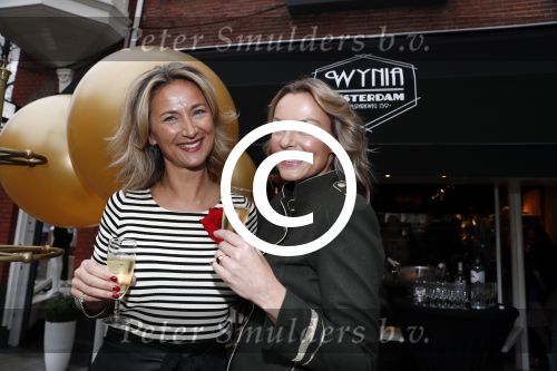Amsterdam 17 december 2016 
Opening winkel Nynke Wynia door vriendin Micky Hoogendijk