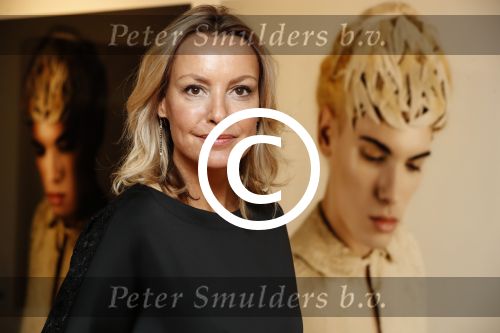Amsterdam 19 november 2016
Micky Hoogendijk staat met foto\'s op de Amsterdam Pan beurs. Annette de Vries interviewt haar.