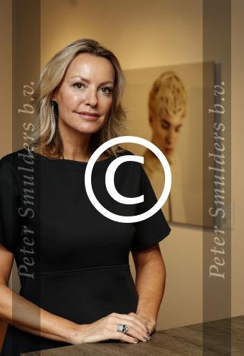 Amsterdam 19 november 2016
Micky Hoogendijk staat met foto\'s op de Amsterdam Pan beurs. Annette de Vries interviewt haar.