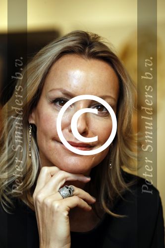 Amsterdam 19 november 2016
Micky Hoogendijk staat met foto\'s op de Amsterdam Pan beurs. Annette de Vries interviewt haar.