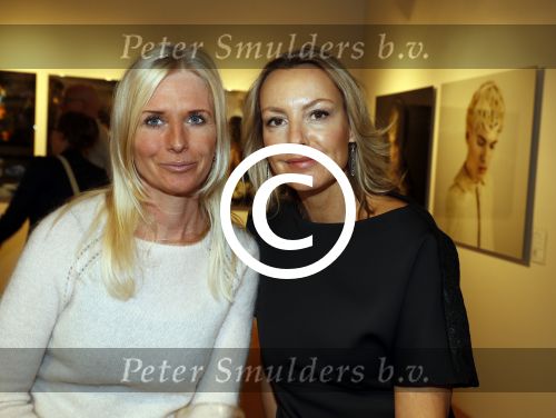 Amsterdam 19 november 2016
Micky Hoogendijk staat met foto\'s op de Amsterdam Pan beurs. Annette de Vries interviewt haar.