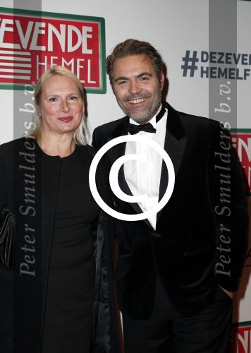 Amsterdam 14 november 2016
Premiere de zevende hemel in theater Carre. Mike Starink met een vriendin
