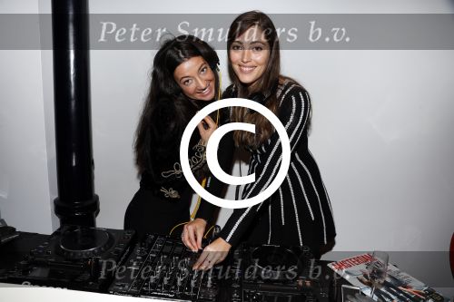 Amsterdam 22 november 2016
Presentatie Amsterdam XXXL magazine uitgegeven door Mark Teurlings bij gassan diamonds. Nadia Palesa als DJ